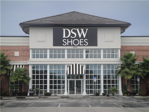 DSW (DSW) Gains Ahead of Earnings