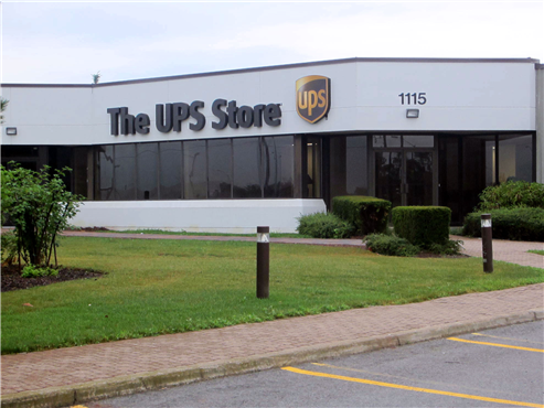 United Parcel Service (UPS) Fell Ahead of Earnings Statement