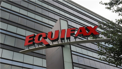 Mass. Senator to Probe into Equifax Hack 